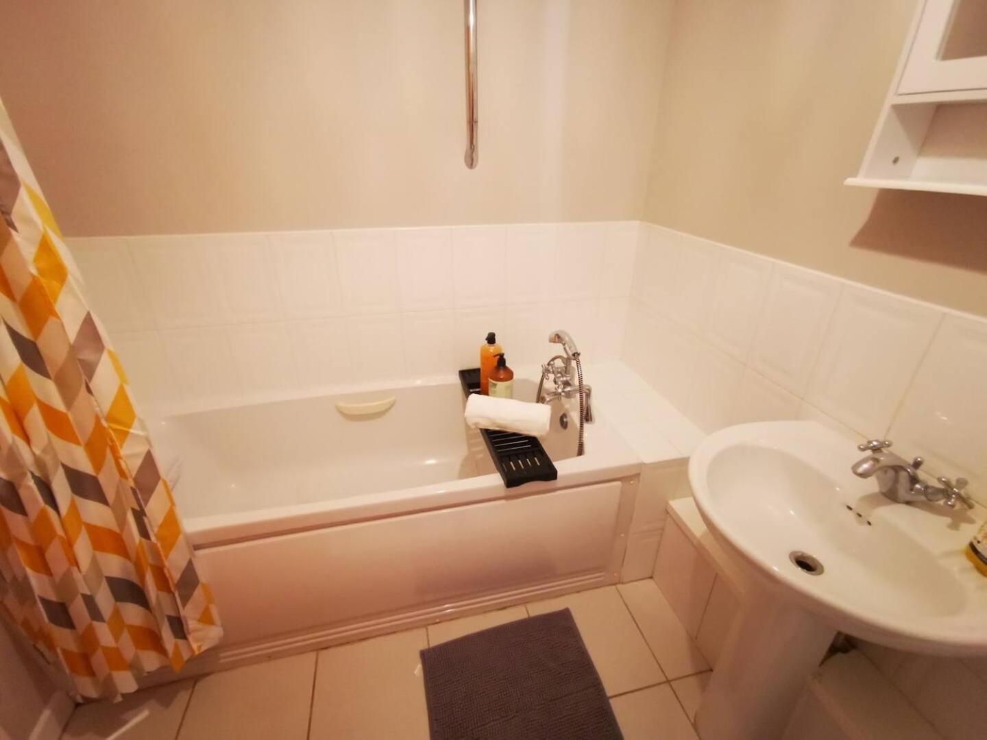 2Br Spacious City Centre Apartment Belfast Exterior foto
