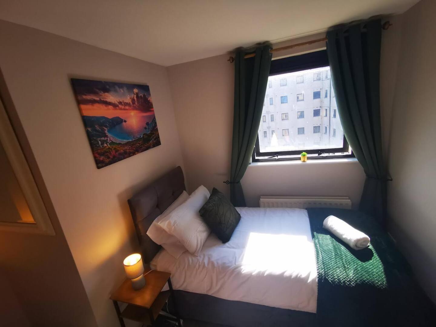 2Br Spacious City Centre Apartment Belfast Exterior foto