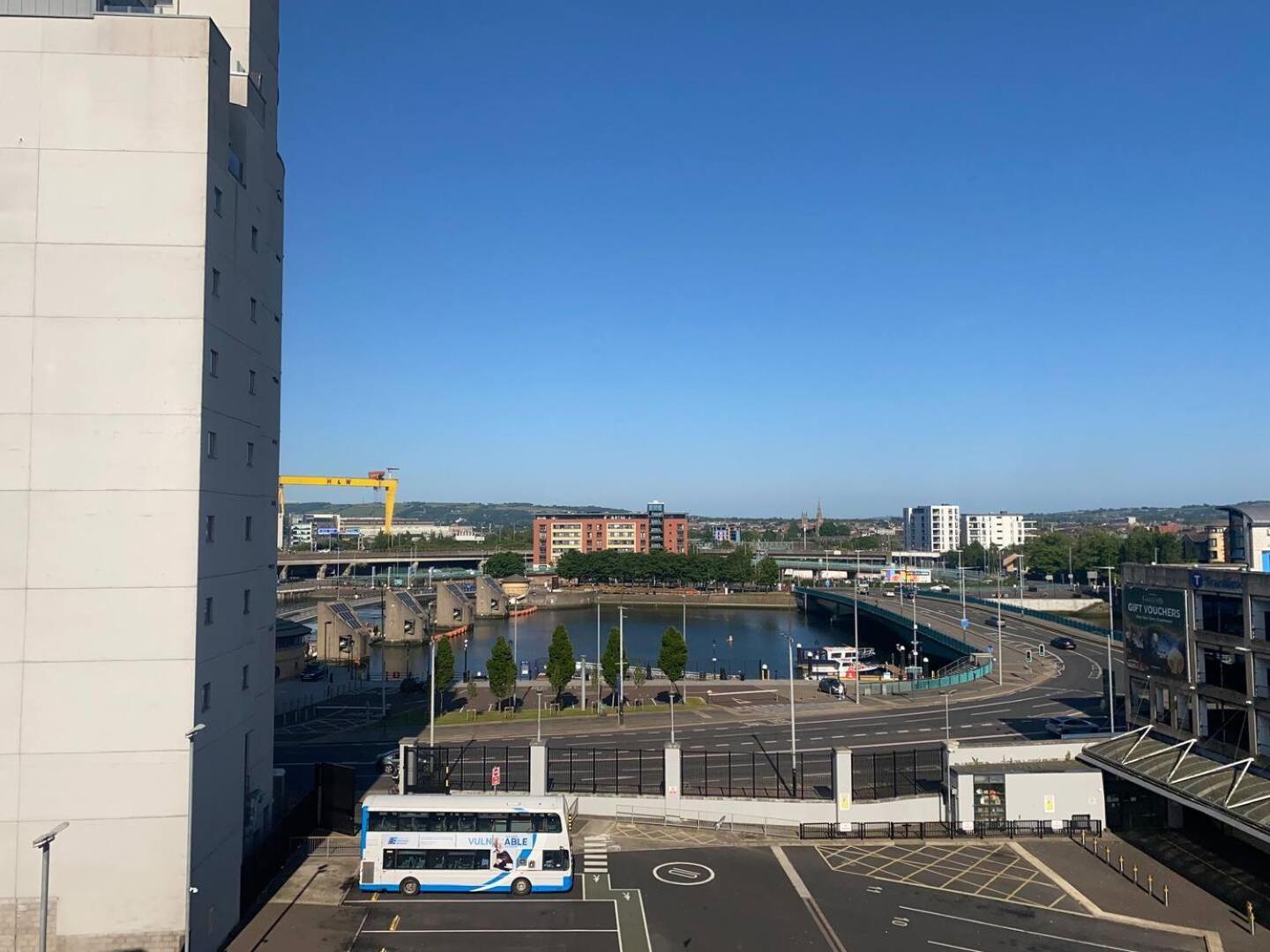 2Br Spacious City Centre Apartment Belfast Exterior foto