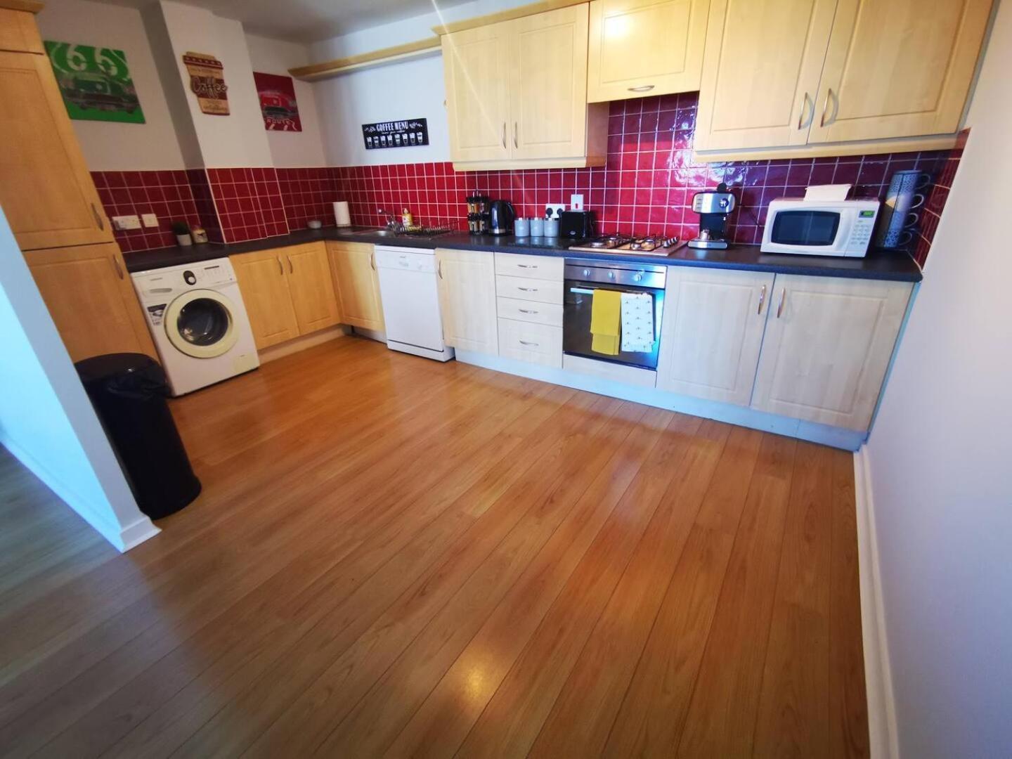 2Br Spacious City Centre Apartment Belfast Exterior foto